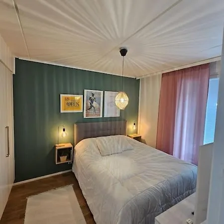 Ilmastoitu 4 Makuuhuoneen Asunto Kantakaupungissa Хельсинки