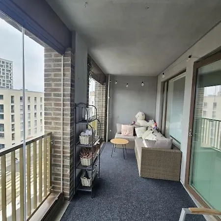 アパート Ilmastoitu 4 Makuuhuoneen Asunto Kantakaupungissa *