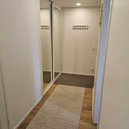 アパート Ilmastoitu 4 Makuuhuoneen Asunto Kantakaupungissa *