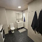 Ilmastoitu 4 Makuuhuoneen Asunto Kantakaupungissa Helsingfors